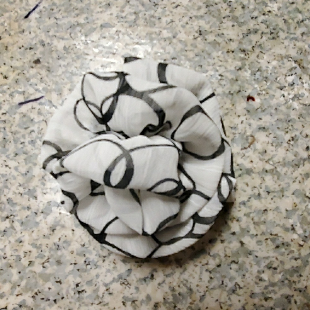 Lapel flower pin
